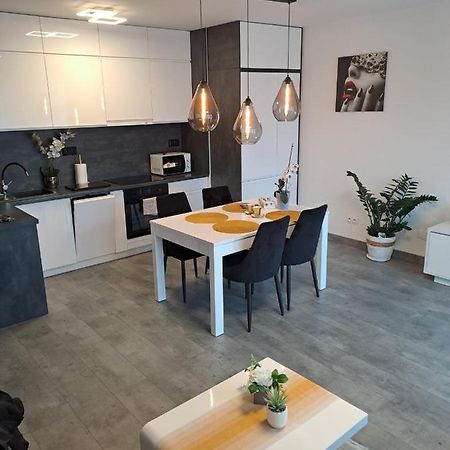Apartament Sloneczny Lejlighed Jelenia Góra Eksteriør billede