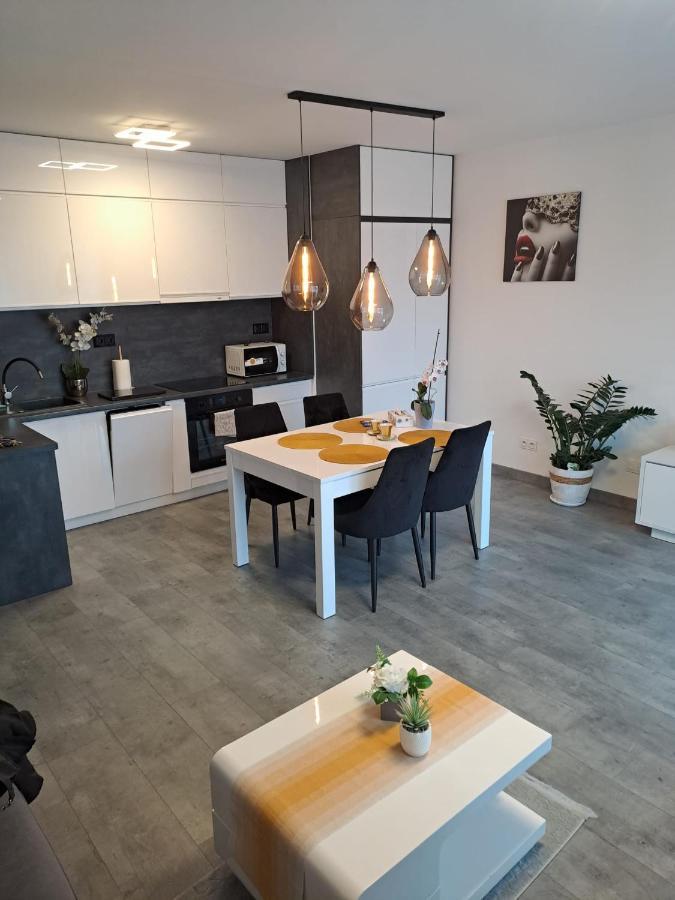 Apartament Sloneczny Lejlighed Jelenia Góra Eksteriør billede